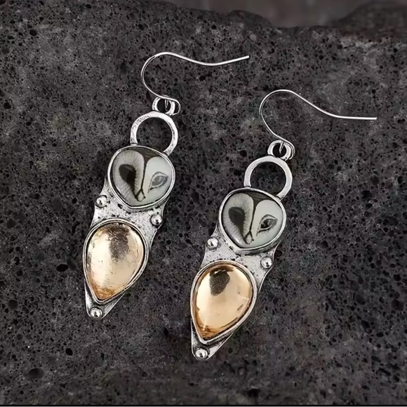 Gothic Owl Silver Tone Earrings - Picture 4 of 4